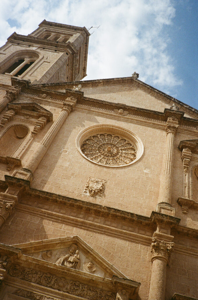analoge Hochzeitsfotografie Puglia Hochzeit 35mmfilmfotografie 17 679x1024 1
